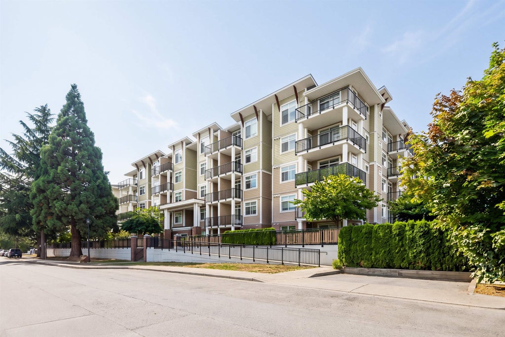 Photo of 20686 Eastleigh Crescent #209, Langley, BC V3A 0M4 (MLS # R3165661)