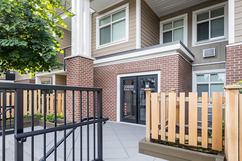 Photo of 20686 Eastleigh Crescent #209, Langley, BC V3A 0M4 (MLS # R3165661)