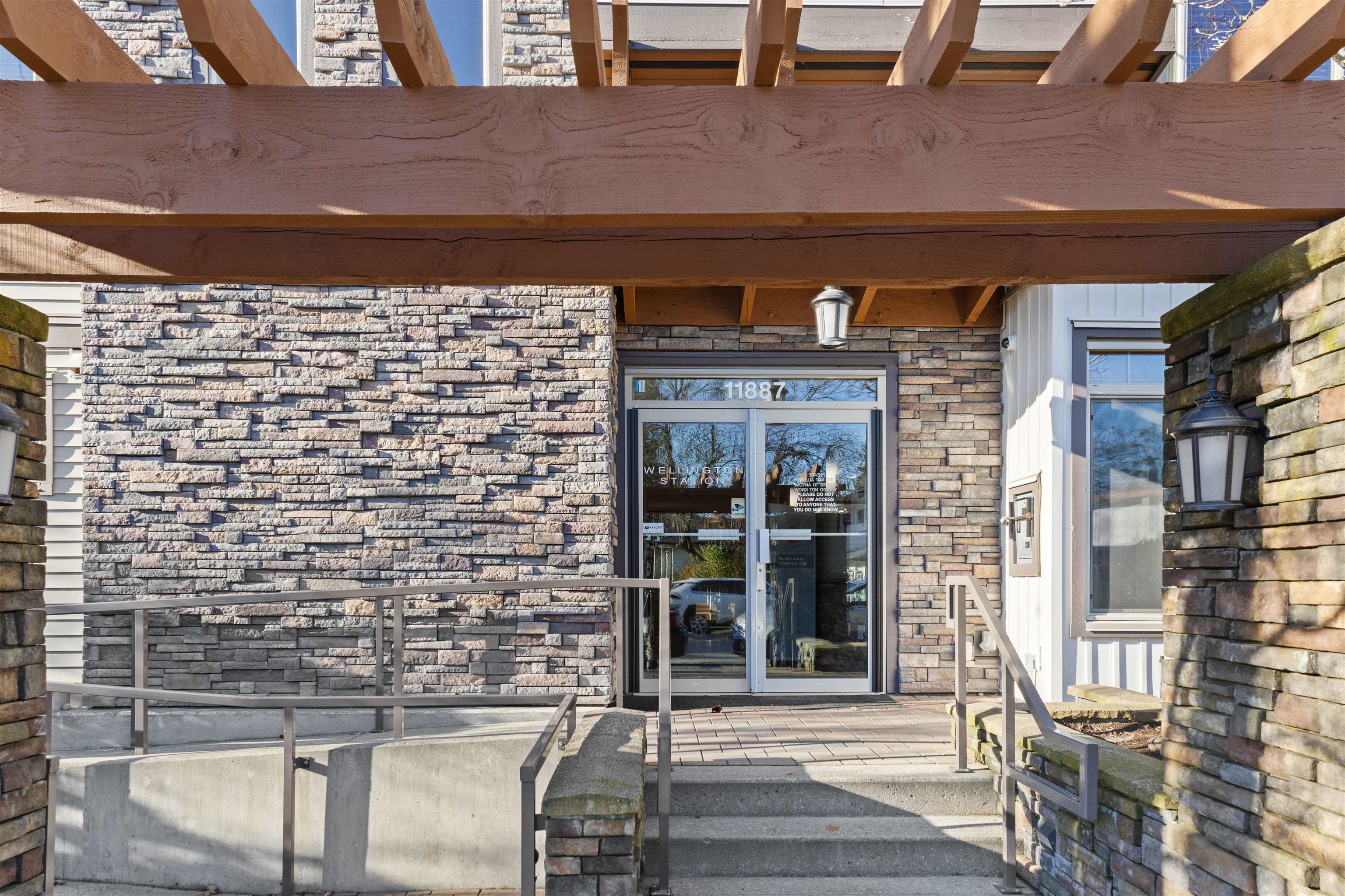 11887 Burnett Street 301