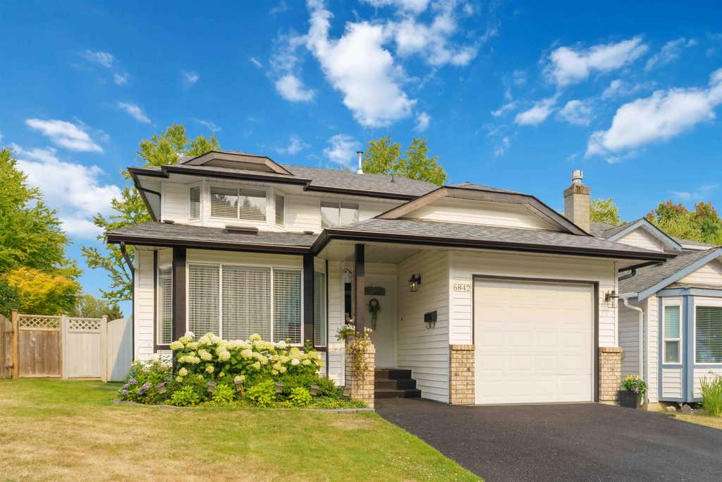 Photo of 6842 137a Street, Surrey, BC V3W 9S1 (MLS # R3151887)