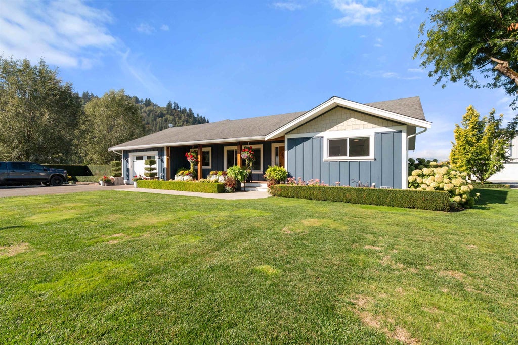 Photo of 6629 Banford Road, Chilliwack, BC V2R 4S3 (MLS # R3163591)