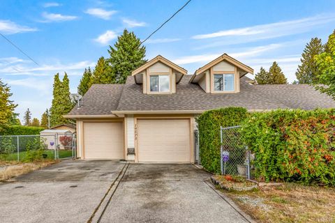 19573 116b Avenue Pitt Meadows BC V3Y 1R8