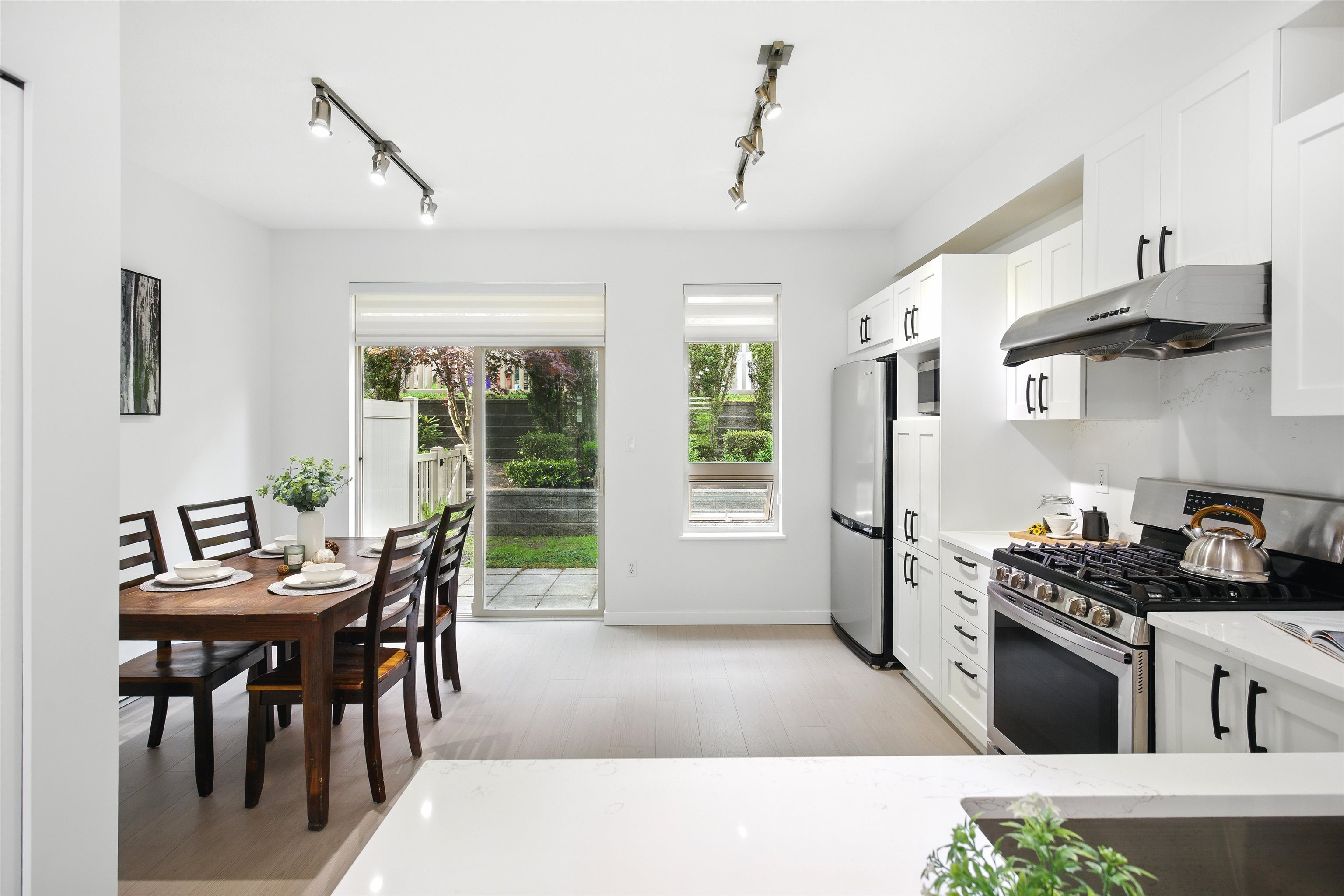 3065 Dayanee Springs Boulevard 10