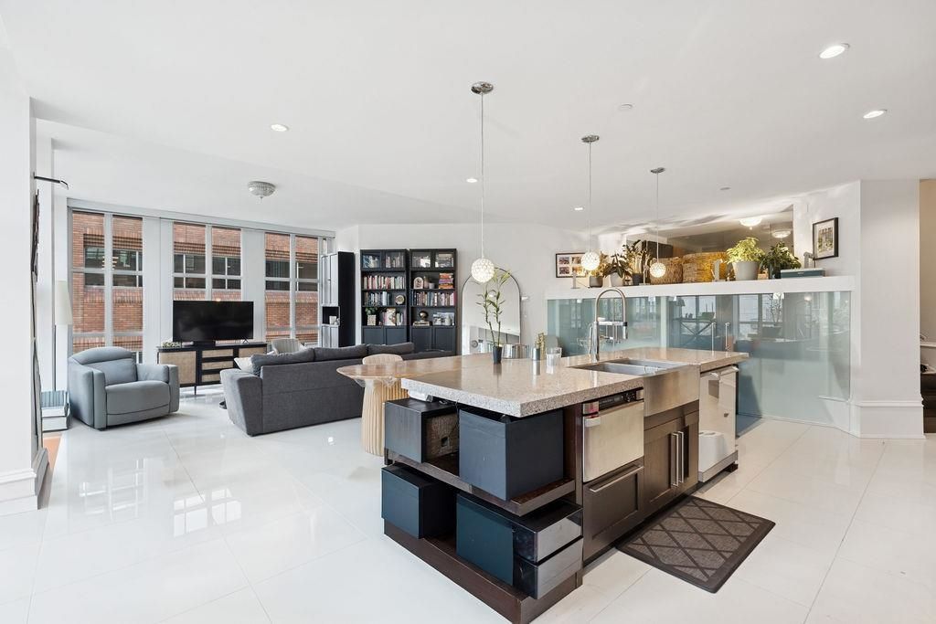 listing image 1105484902001421558