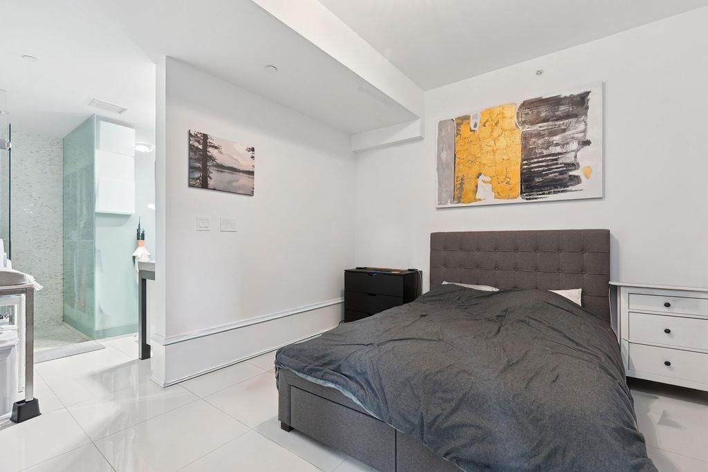 listing image 1107831937274305882