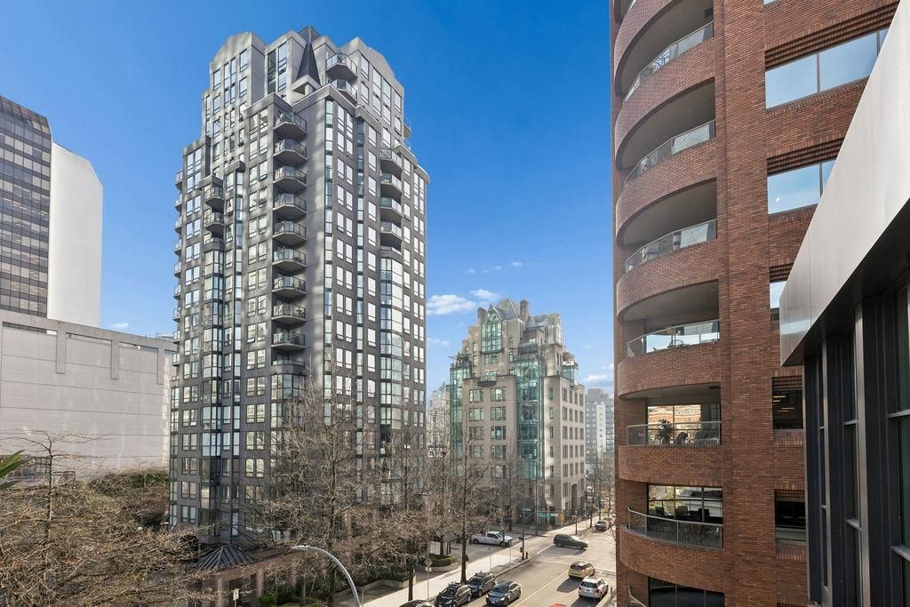 listing image 1106416941351412617