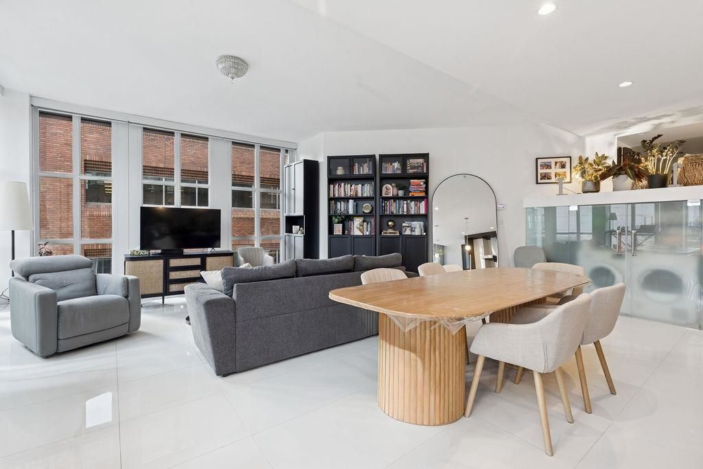 listing image 1107314357066696549