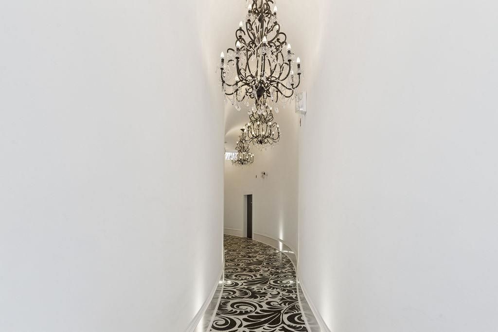 listing image 1105789759629063129