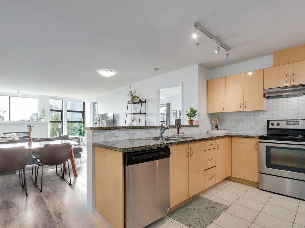 listing image 1107221533667339341