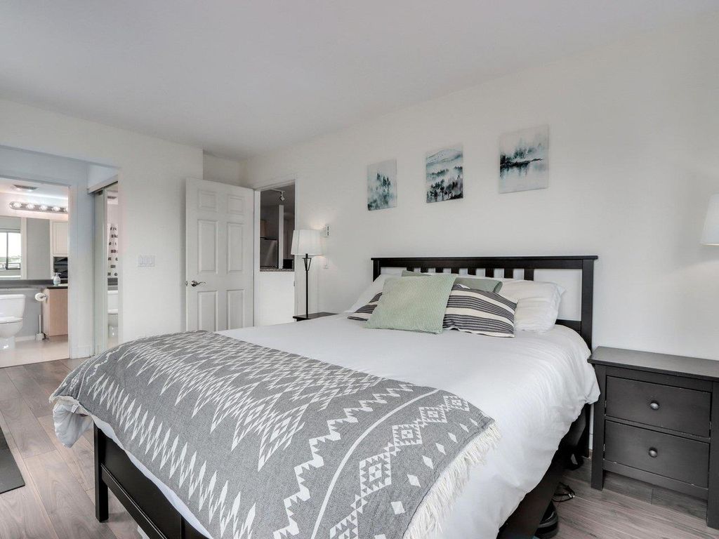 listing image 1109638695715025475