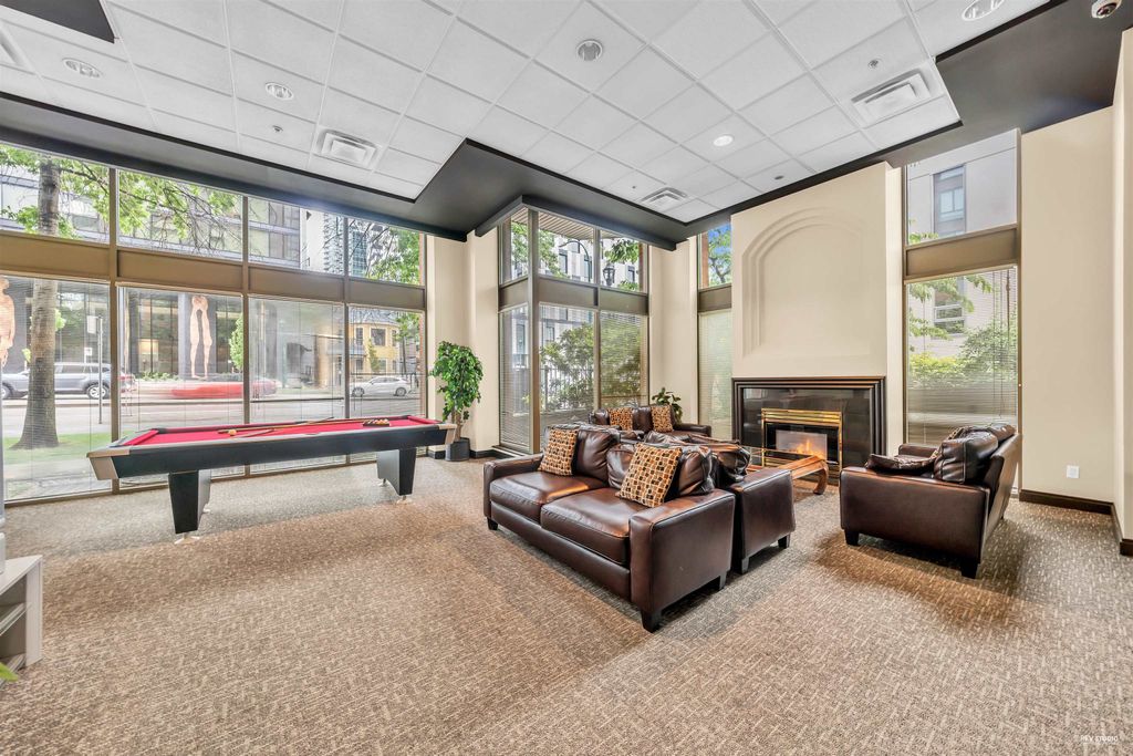 listing image 1104600280309410122