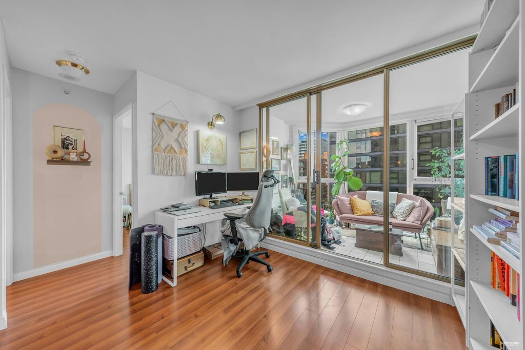 listing image 1101128469692171038
