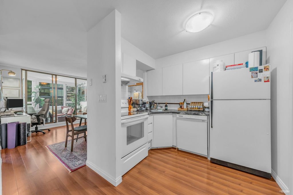 listing image 1109763384459000685
