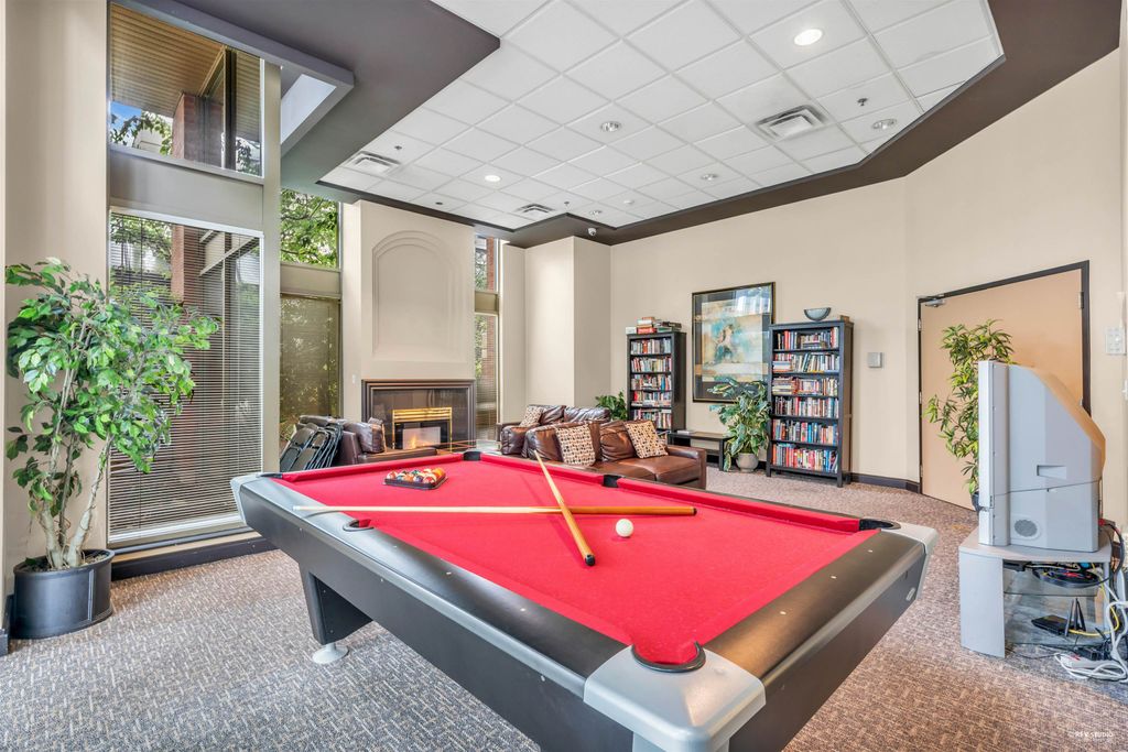 listing image 1109077826201894687