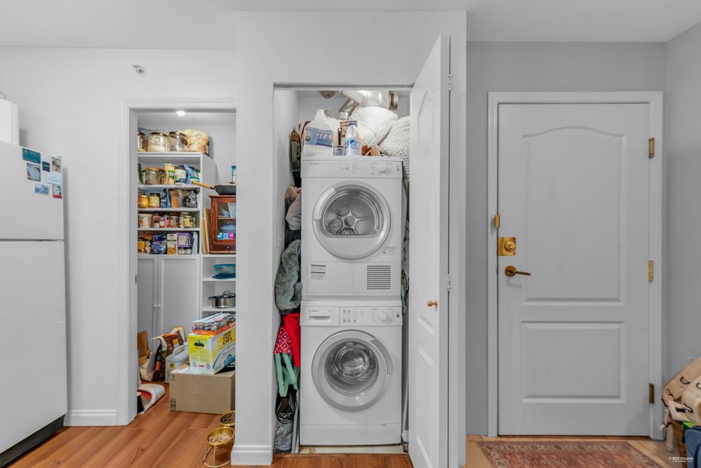listing image 1103753938235037406