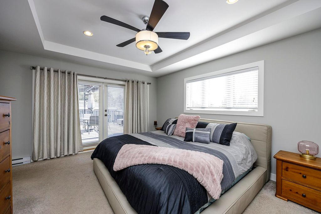 listing image 1102222845423353540