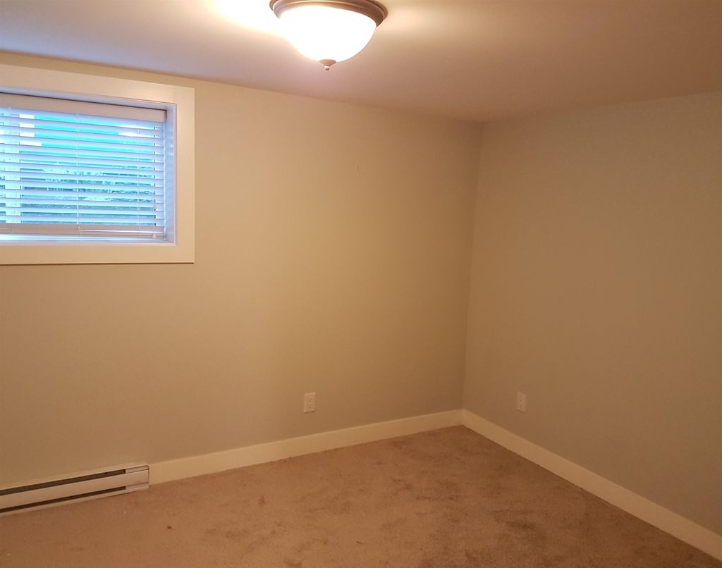 listing image 1105619842867568899