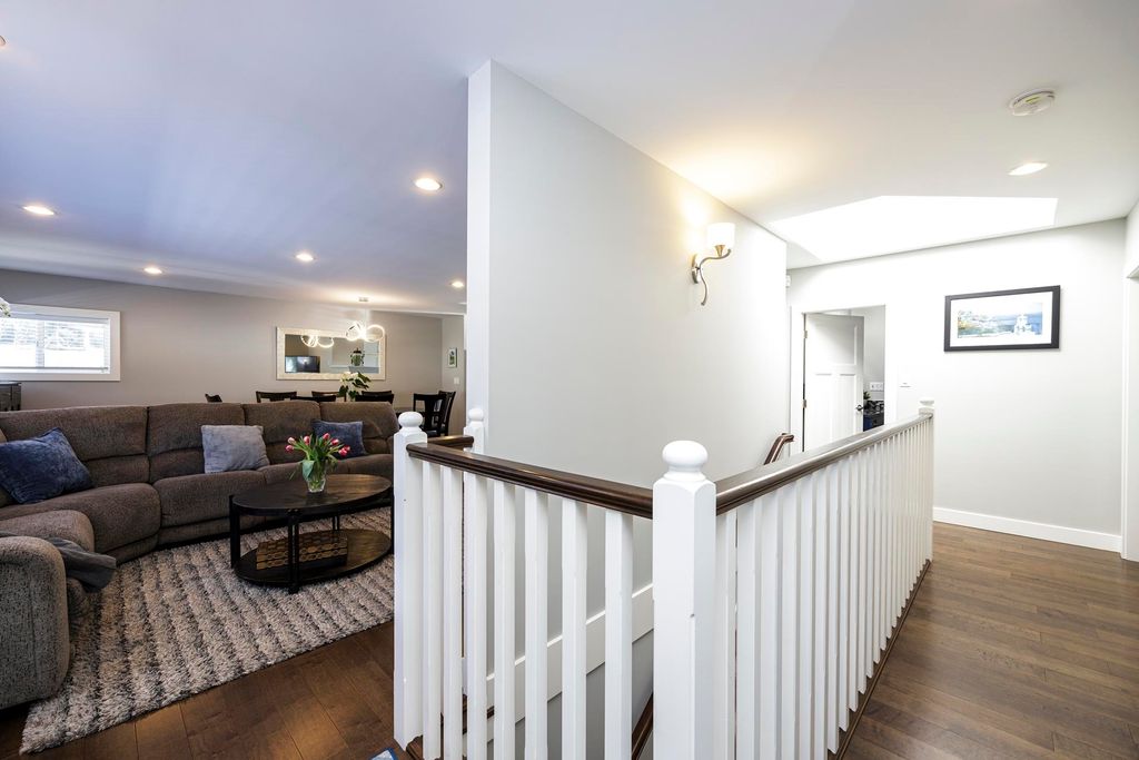 listing image 1100915405750714435