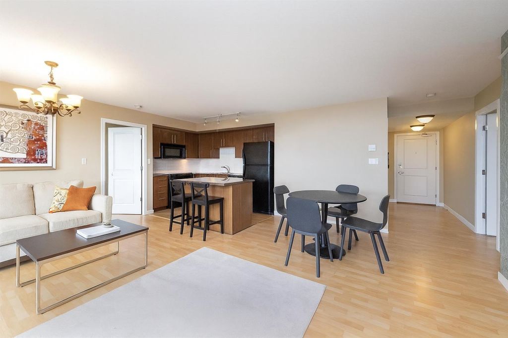 listing image 1108211236275584130