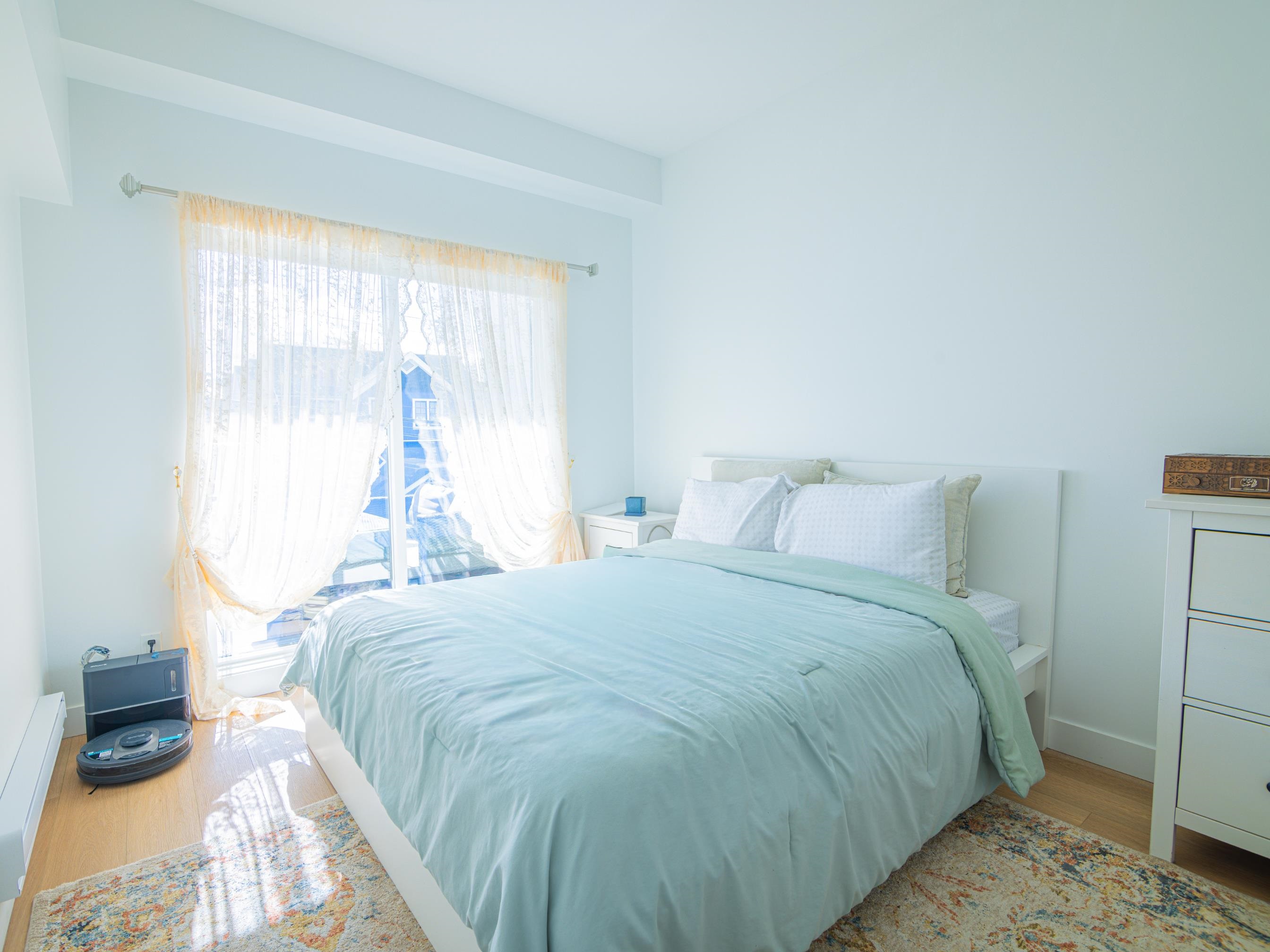 2331 Kelly Avenue 202