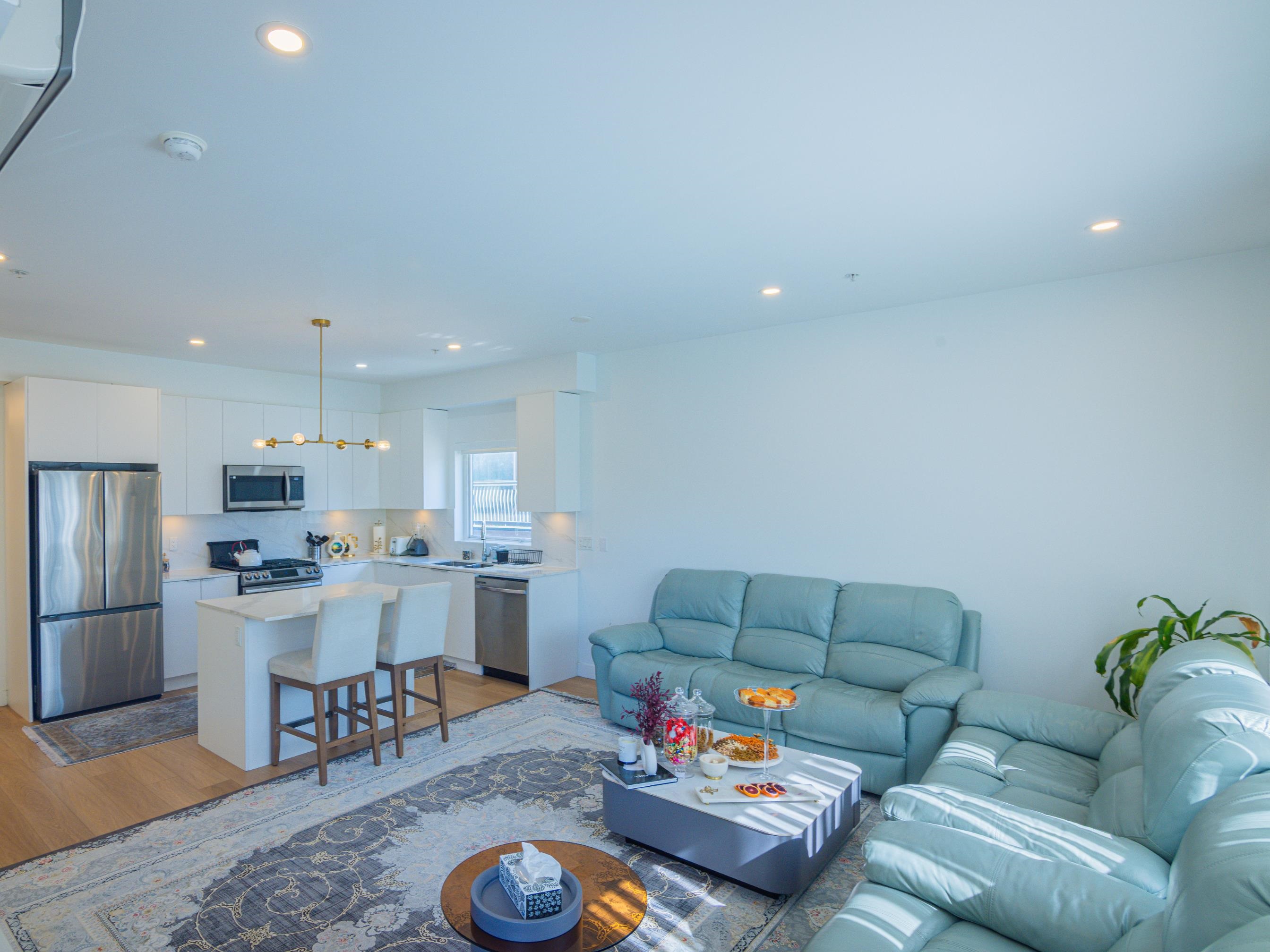 2331 Kelly Avenue 202