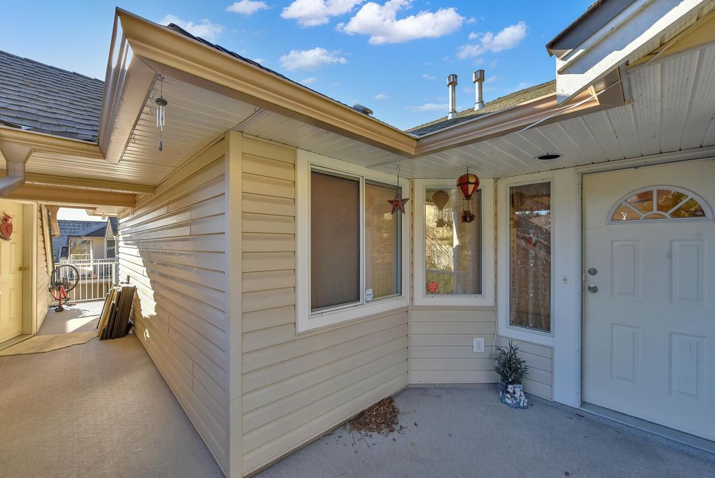 listing image 1105110042379597383