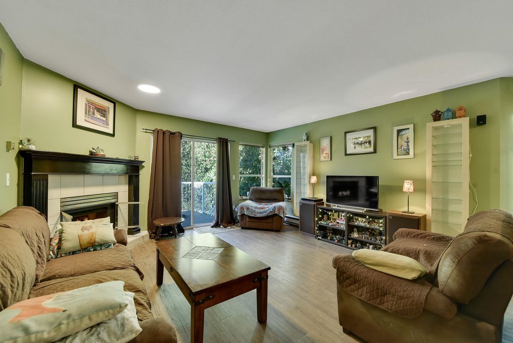 listing image 1103971406458787203