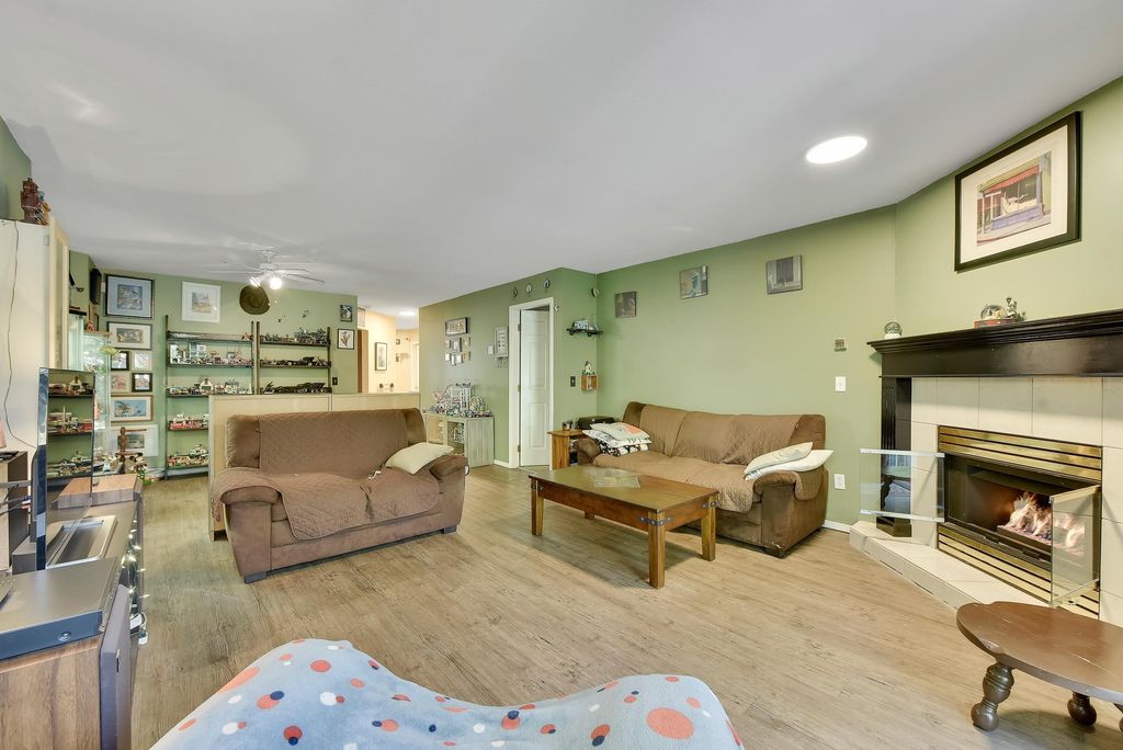 listing image 1102516327023732049