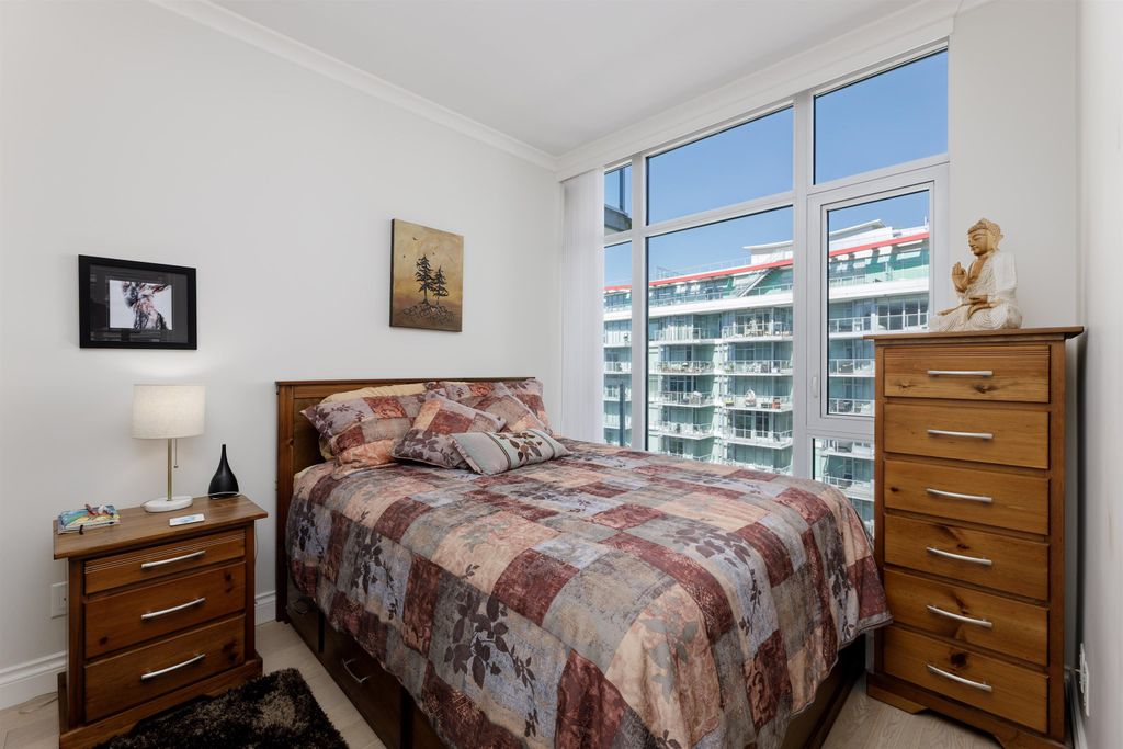 listing image 1104533328092841819