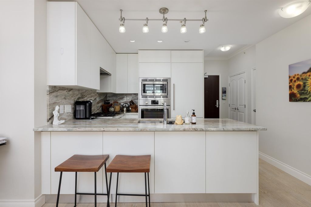 listing image 1109800545206363576