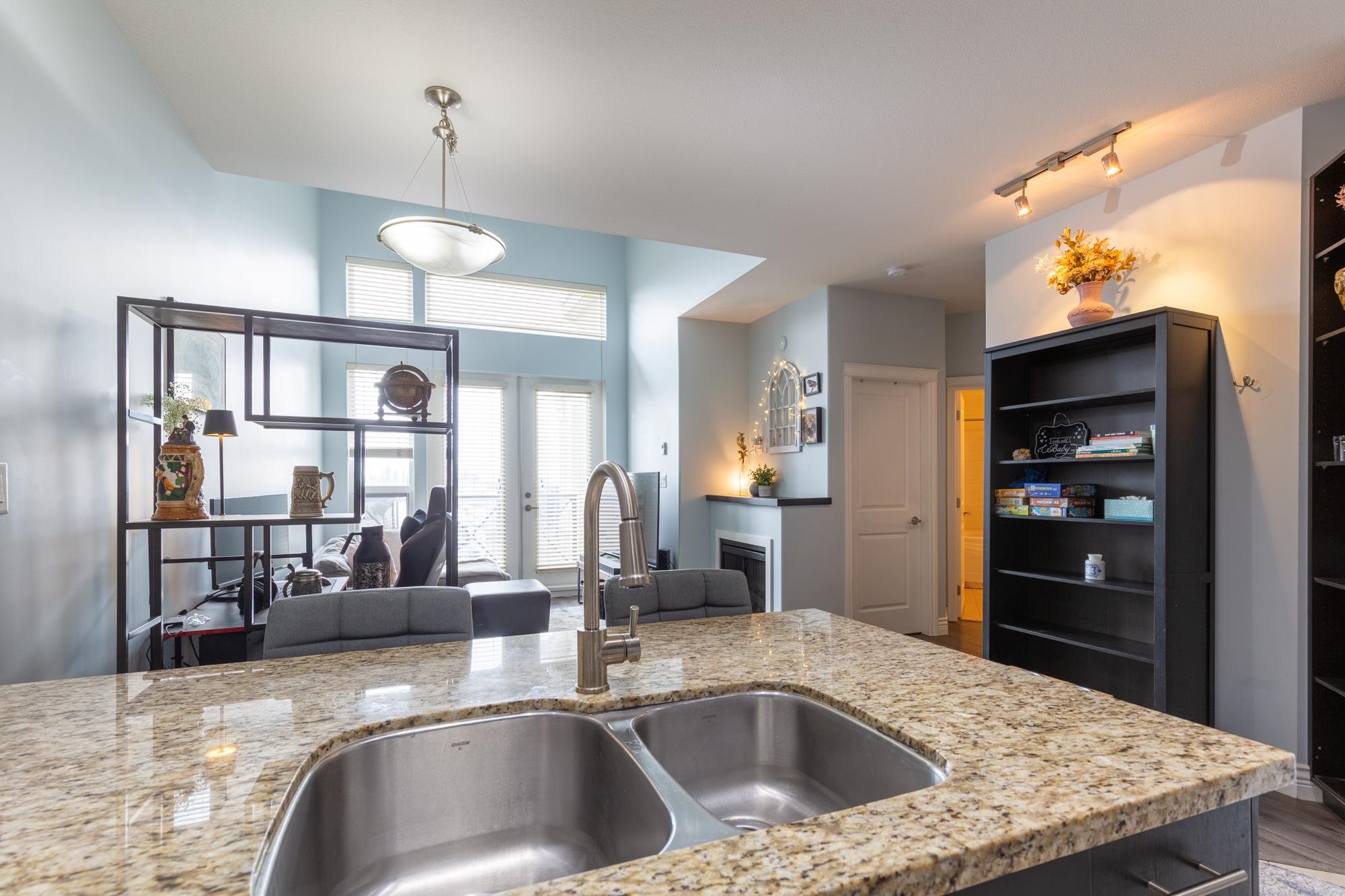 2970 King George Boulevard 404