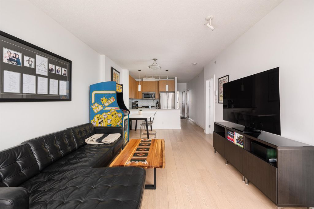 listing image 1109905499790229188