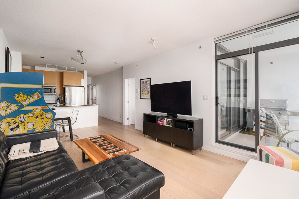 listing image 1103113536710115839