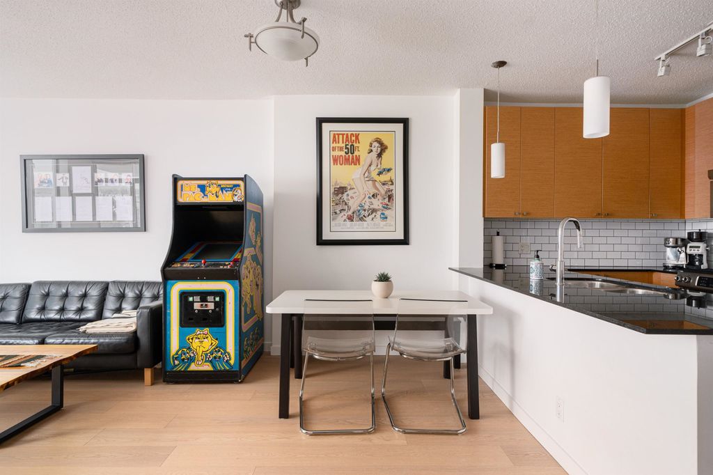 listing image 1101599548225692623