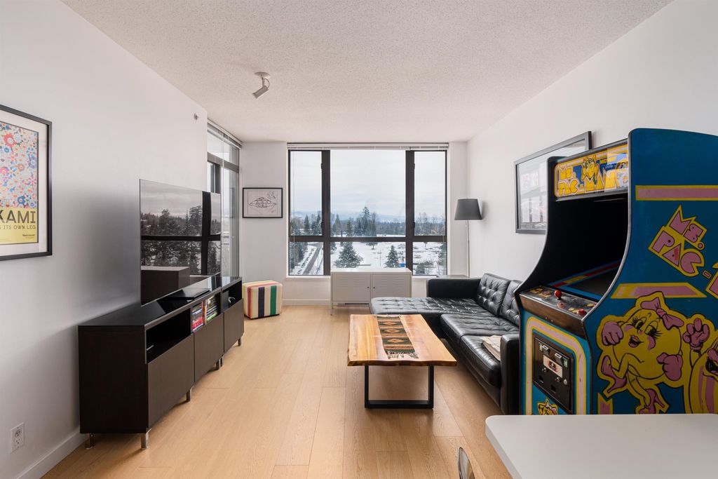 listing image 1104594265280063619