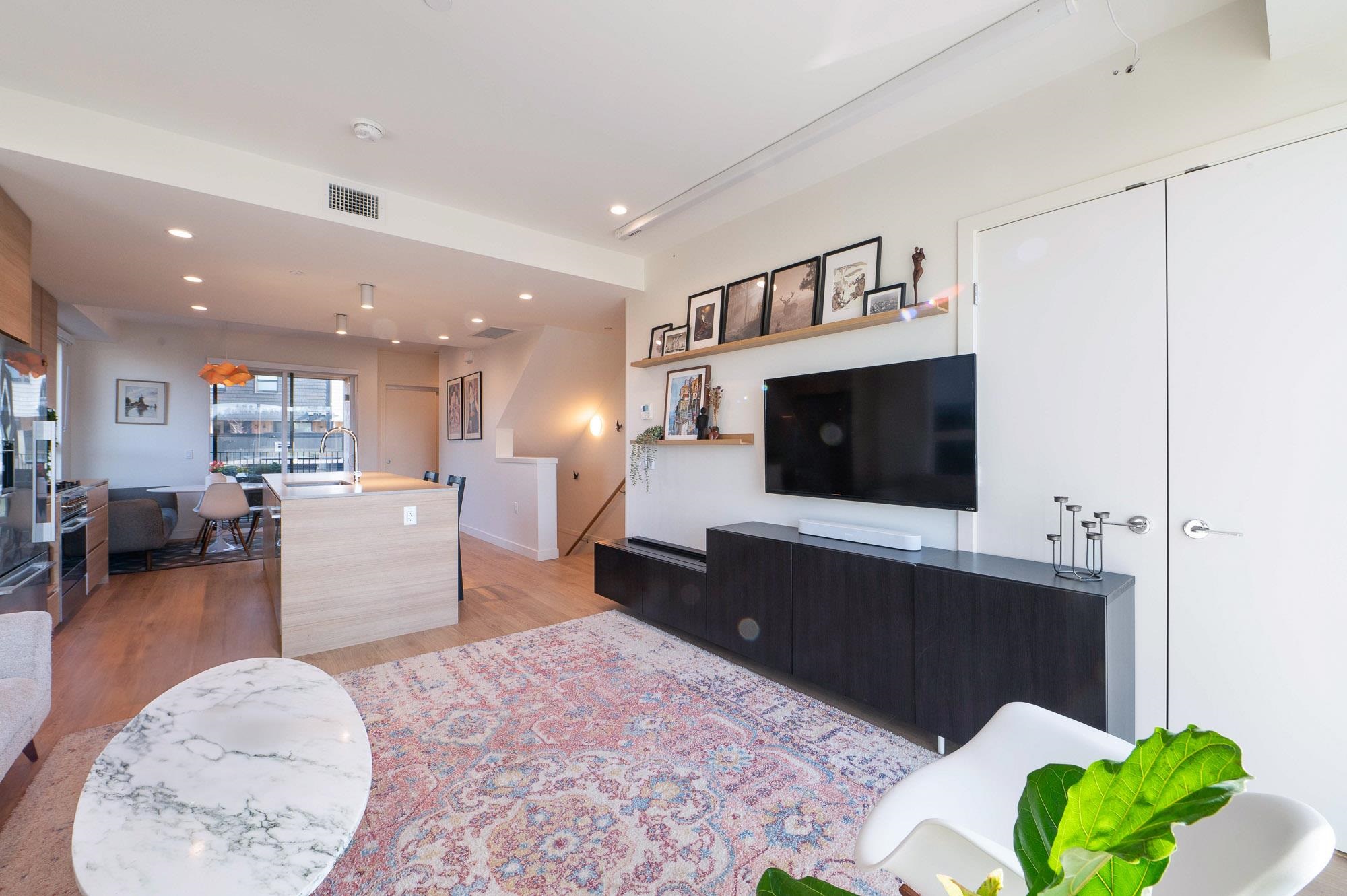 6340 Market Avenue 19