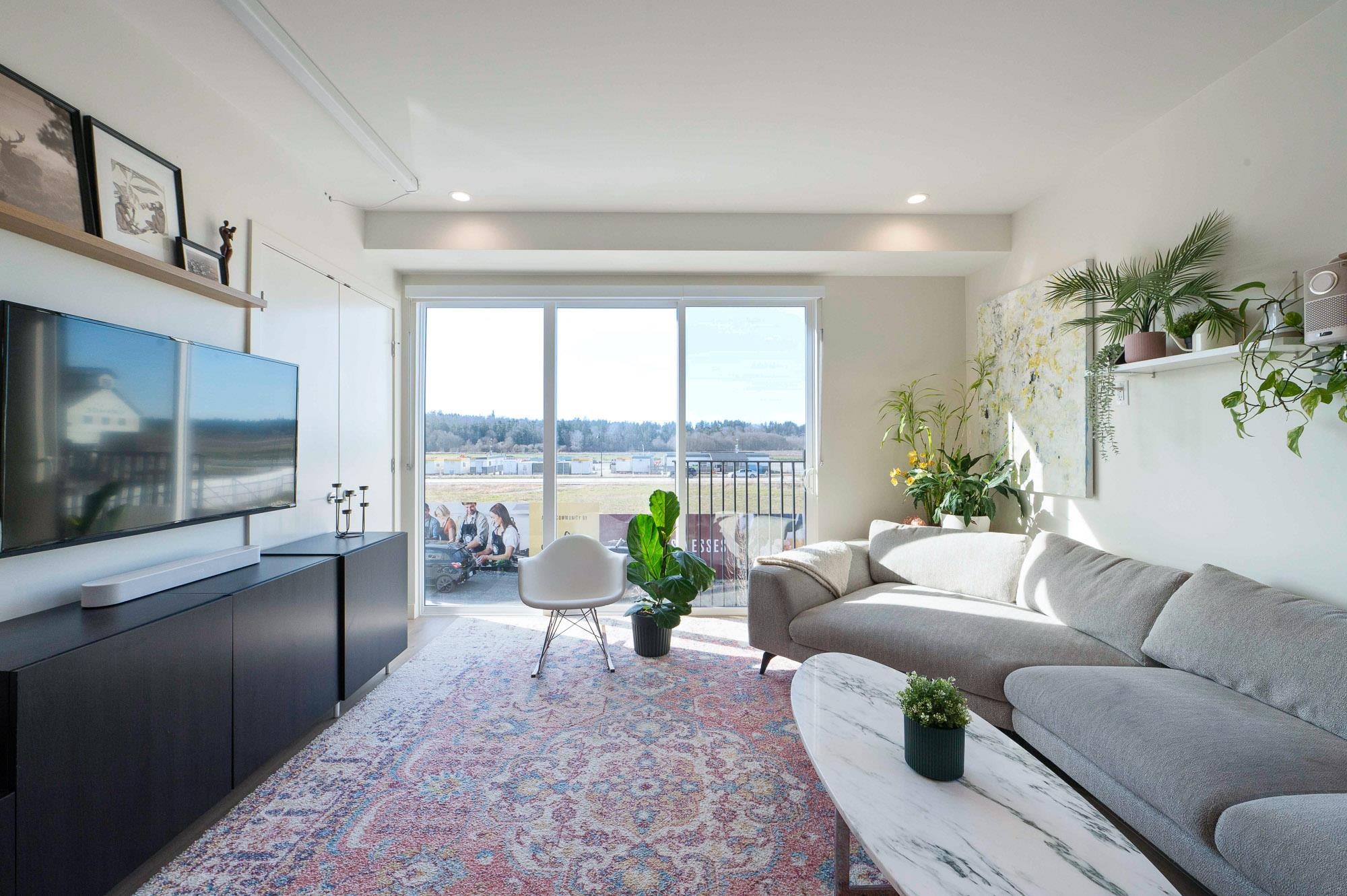 6340 Market Avenue 19