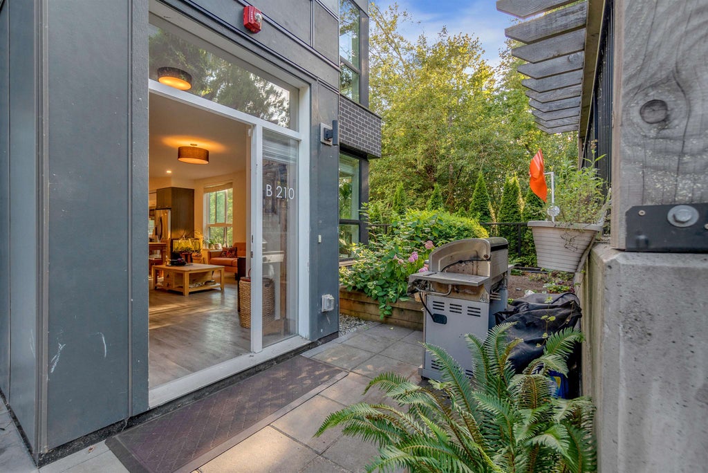 Photo of 20087 68 Avenue #B210, Langley, BC V2Y 0Y3 (MLS # R3144066)