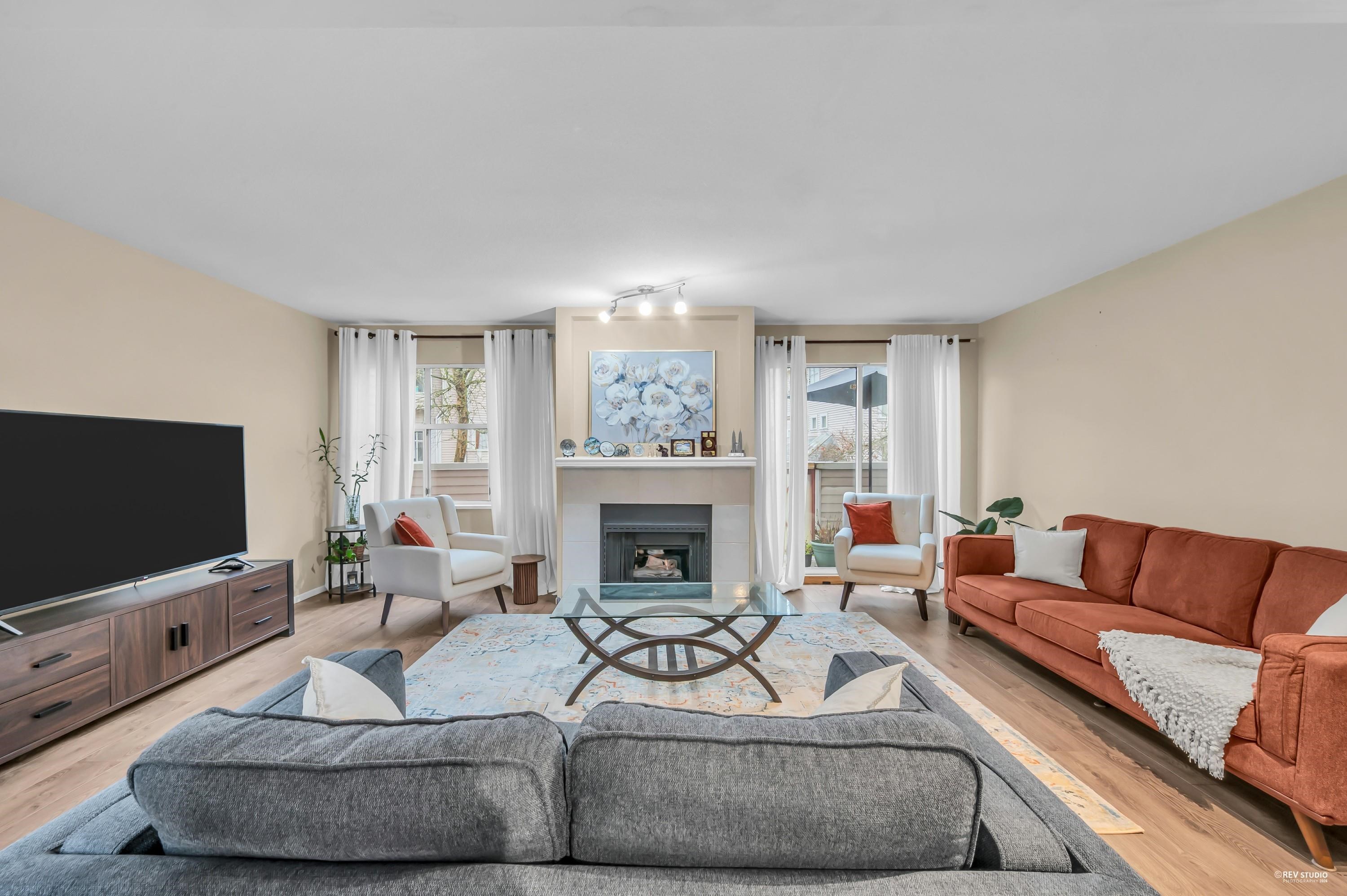 2450 Hawthorne Avenue 73