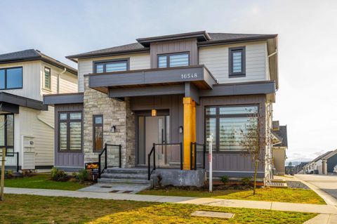 16548 22 Avenue Surrey BC V3Z 0V6