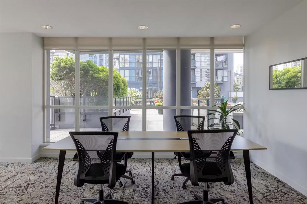 listing image 1106426234095031812