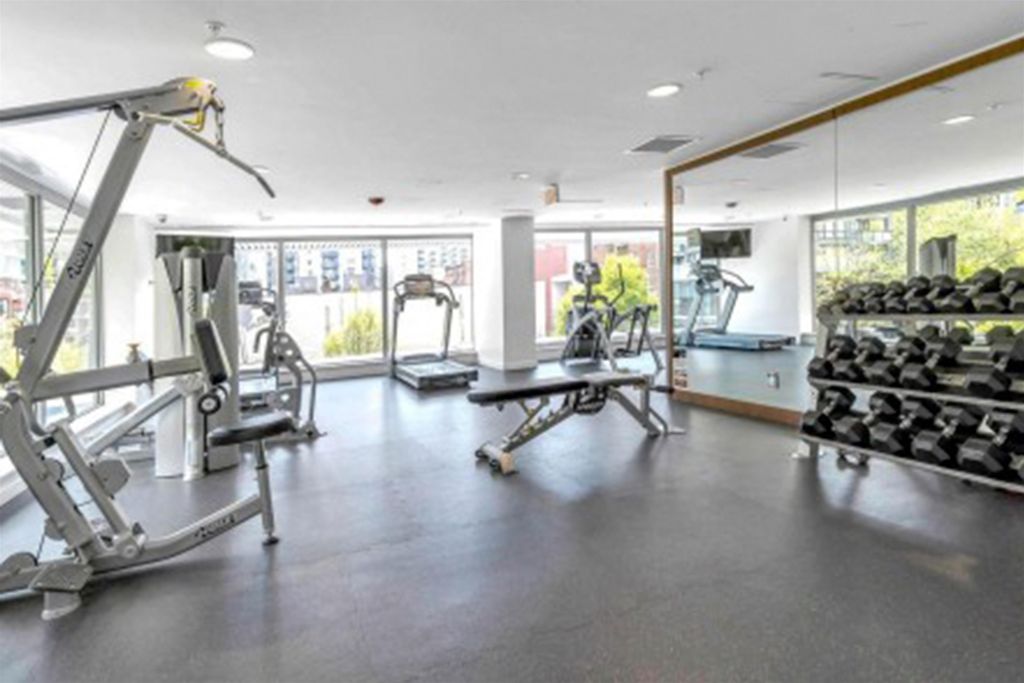 listing image 1104497207259211518