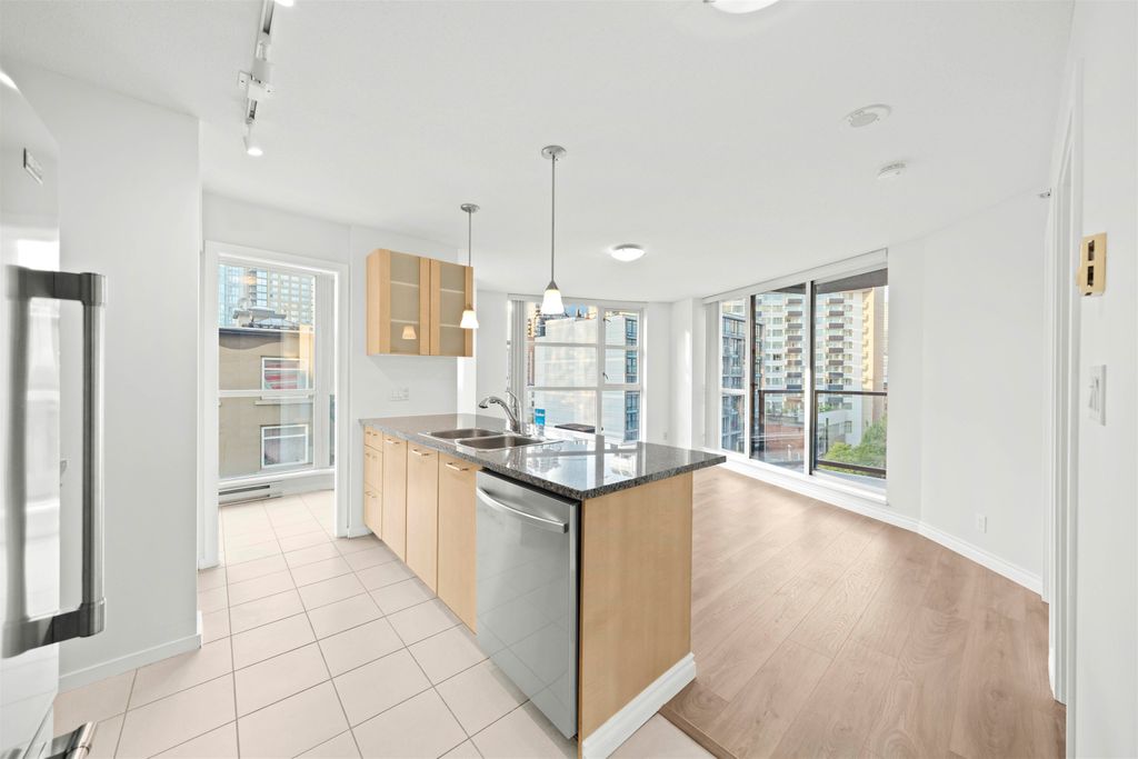 listing image 1106463876213412365