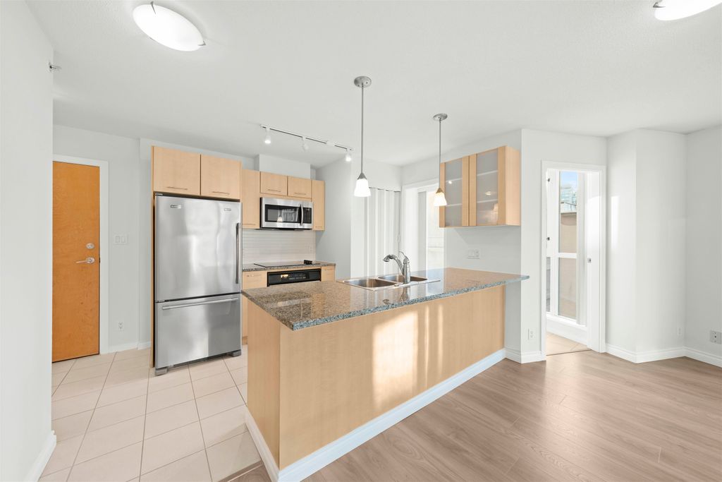 listing image 1101352115373165834