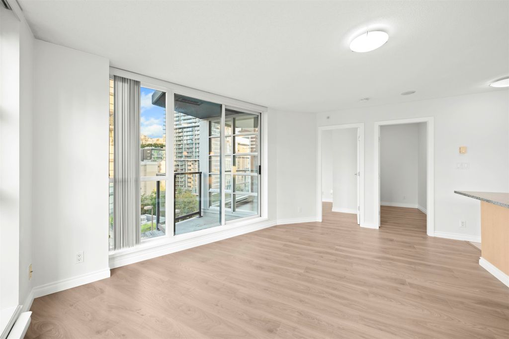 listing image 1103745511581161790