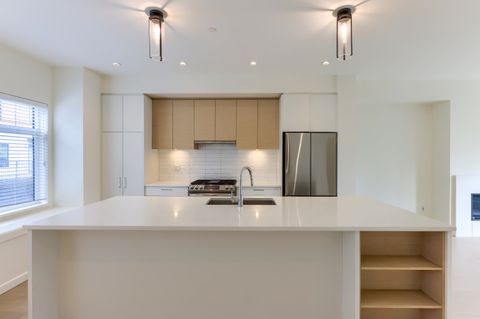 629 South Dyke Road 6 New Westminster BC V3M 0N3