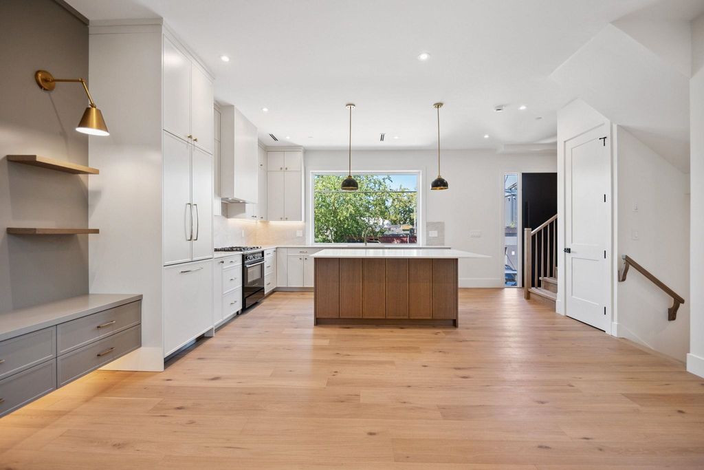 listing image 1104017124284542909