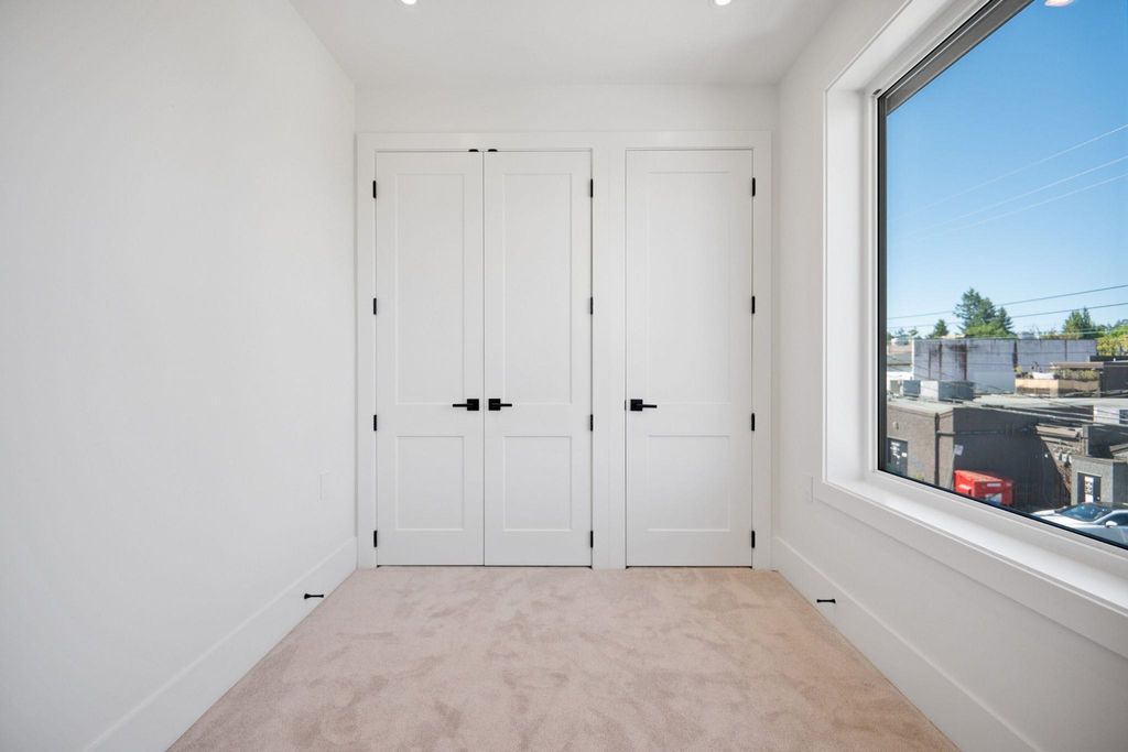 listing image 1107079395328777698