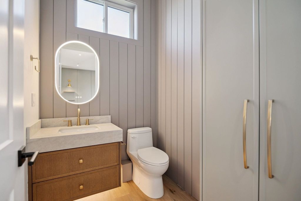 listing image 1101889269209660721