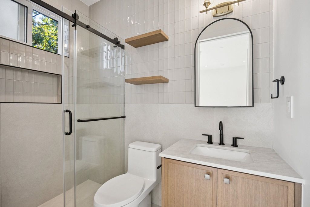 listing image 1102547036738348979